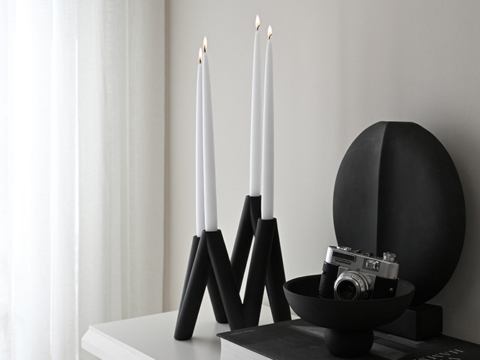 W candleholder